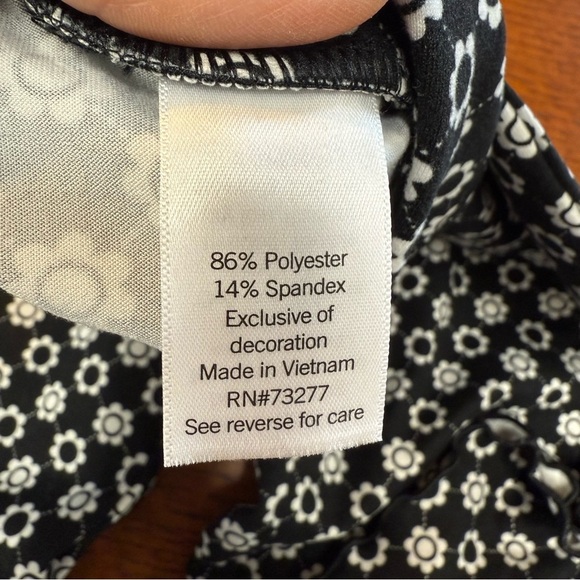 SO size small Black and White Floral High Rise Flare leggings super fun - Picture 3 of 7